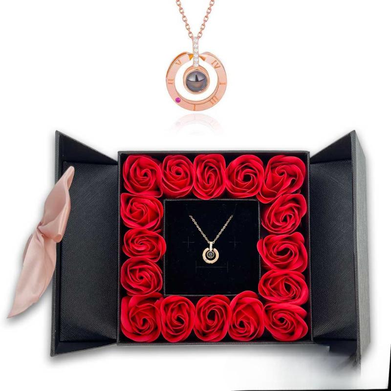 Elegant 16 Small Roses Jewelry Case With Pendant Set